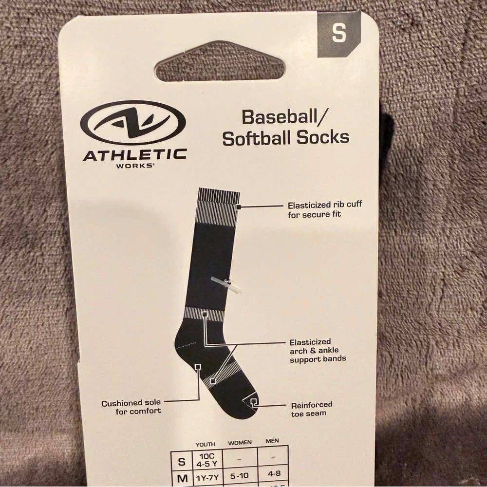 Athletic Works Youth size small 2-pk. Black baseball/ softball unisex socks